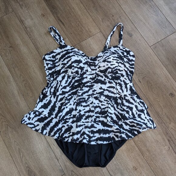 NWT Swim Solutions Women Tummy Control Triple Tier Bust Support 22W - Picture 2 of 11